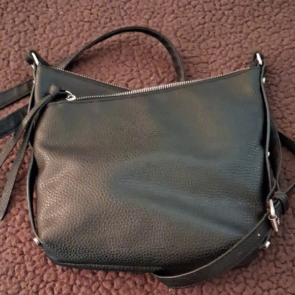 Nautica Sleek Black Crossbody Bag - Picture 4 of 6
